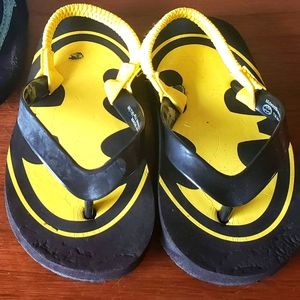 Batman Flip Flops Sandals Toddler 7/8 Shoes Summer Black Yellow DC Superhero